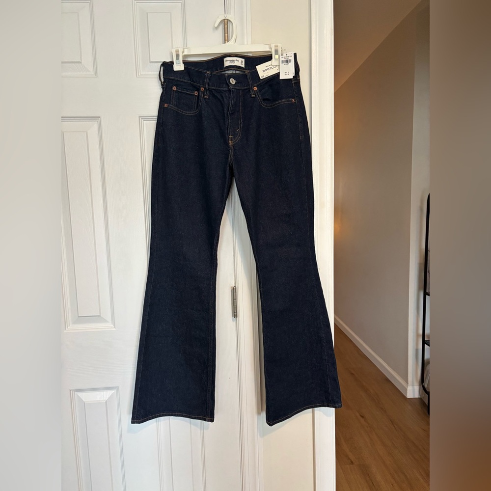 NWT A&F Mid Rise Bootcut Jeans - Picture 10 of 14